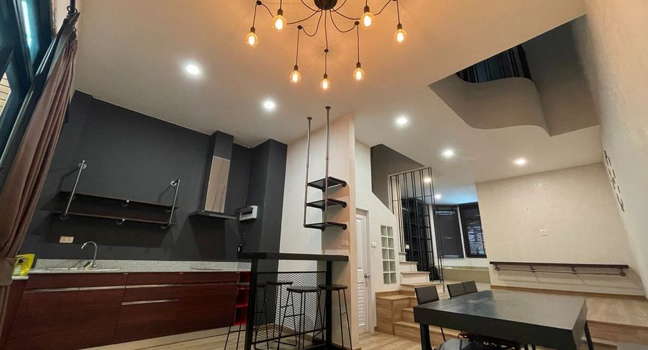 Casa adosada en venta de 3 habitaciones en Mueang Nonthaburi, Nonthaburi