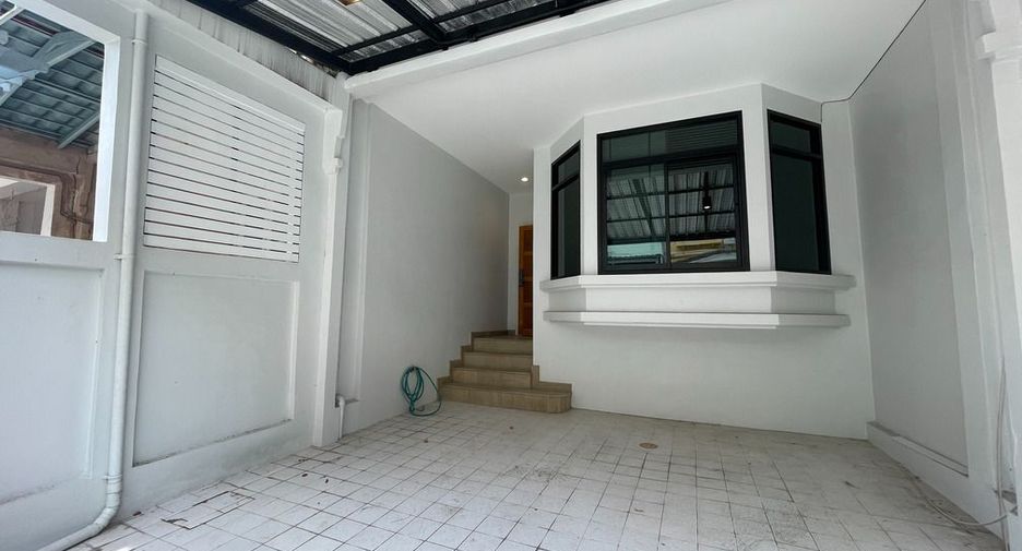 Casa adosada en venta de 3 habitaciones en Mueang Nonthaburi, Nonthaburi