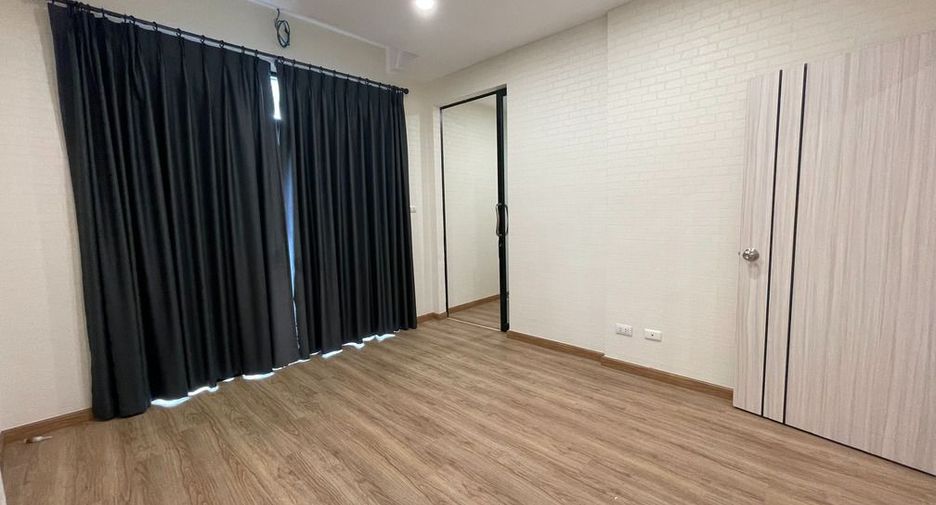 Casa adosada en venta de 3 habitaciones en Mueang Nonthaburi, Nonthaburi