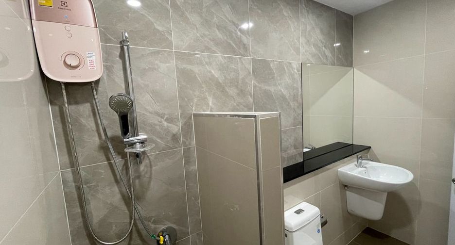 Casa adosada en venta de 3 habitaciones en Mueang Nonthaburi, Nonthaburi