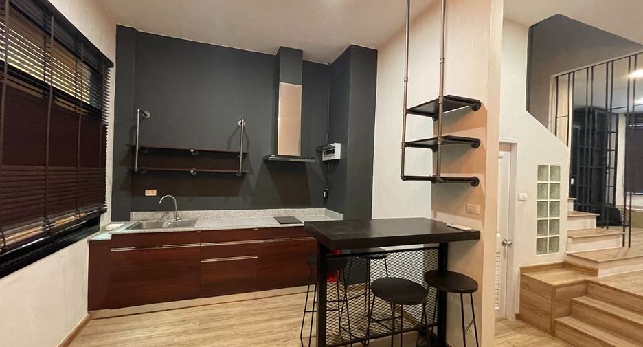 Casa adosada en venta de 3 habitaciones en Mueang Nonthaburi, Nonthaburi