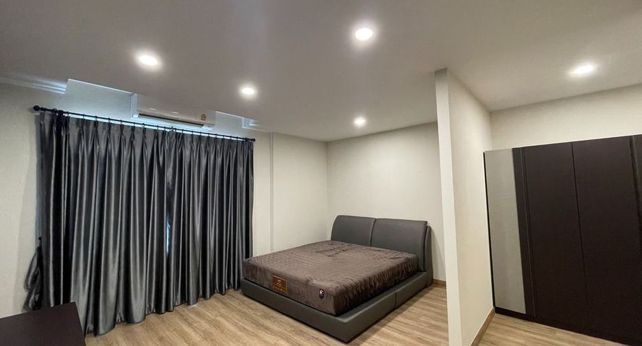 Casa adosada en venta de 3 habitaciones en Mueang Nonthaburi, Nonthaburi
