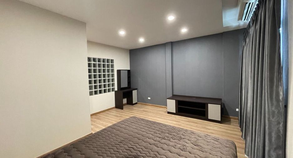 Casa adosada en venta de 3 habitaciones en Mueang Nonthaburi, Nonthaburi
