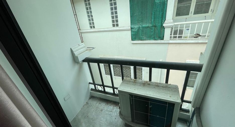 Casa adosada en venta de 3 habitaciones en Mueang Nonthaburi, Nonthaburi