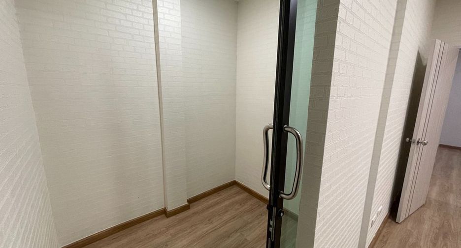 Casa adosada en venta de 3 habitaciones en Mueang Nonthaburi, Nonthaburi