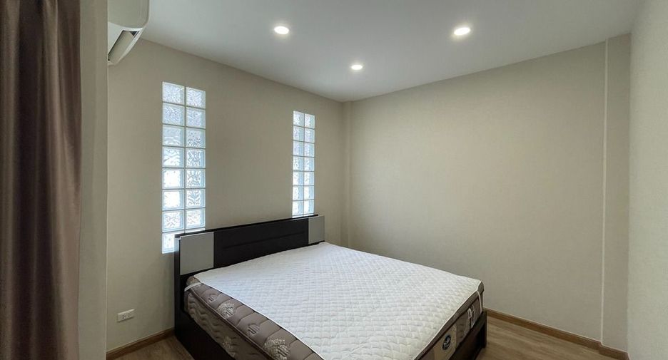 Casa adosada en venta de 3 habitaciones en Mueang Nonthaburi, Nonthaburi