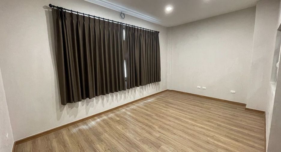 Casa adosada en venta de 3 habitaciones en Mueang Nonthaburi, Nonthaburi