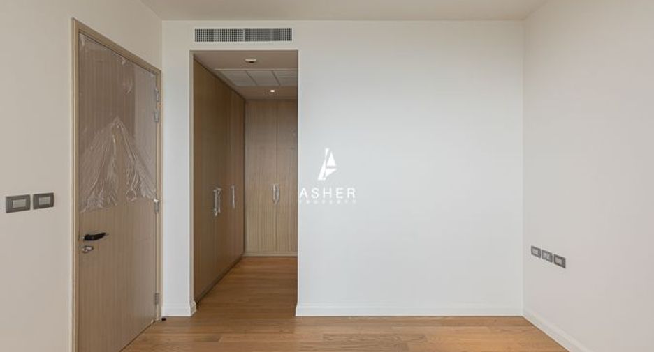 For sale 3 bedrooms condo in Khlong San, Bangkok