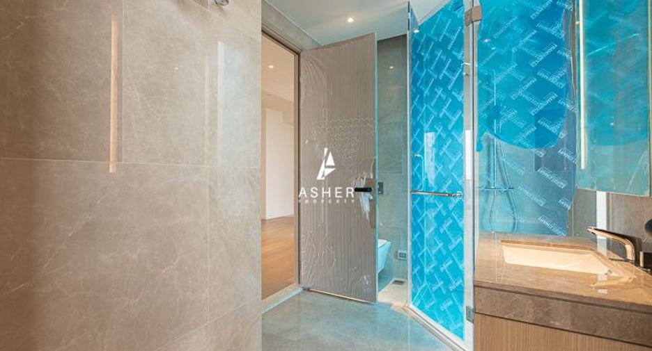 For sale 3 bedrooms condo in Khlong San, Bangkok