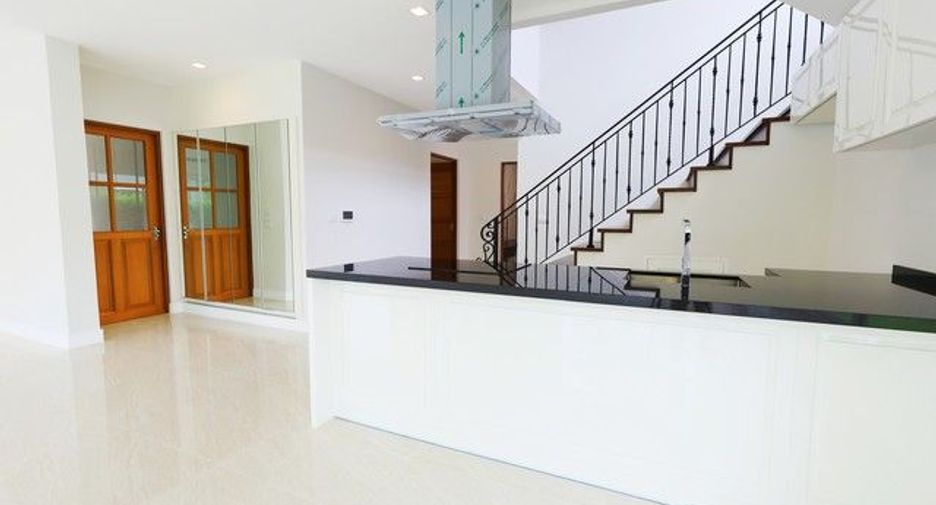 For sale 4 bedrooms house in Bang Kruai, Nonthaburi
