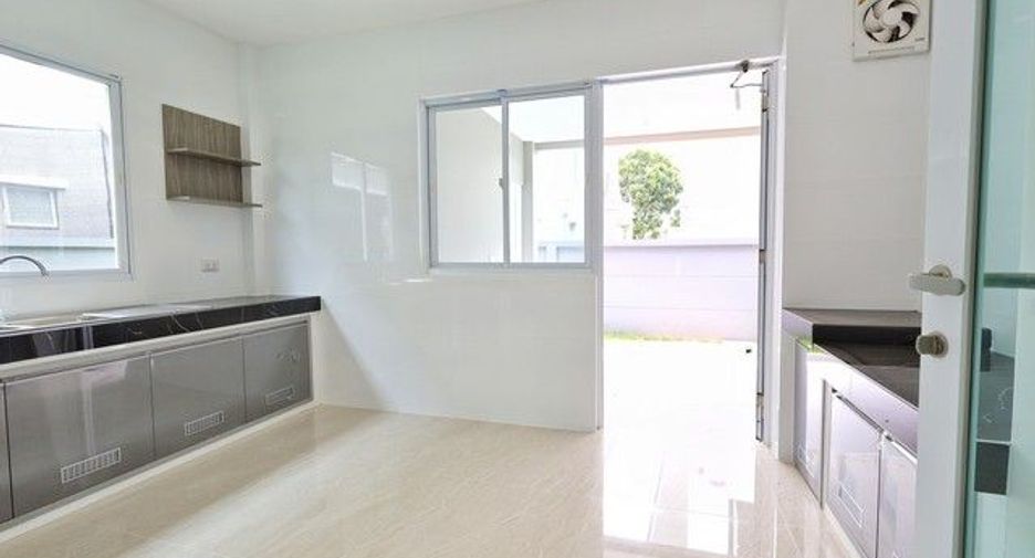 For sale 4 bedrooms house in Bang Kruai, Nonthaburi