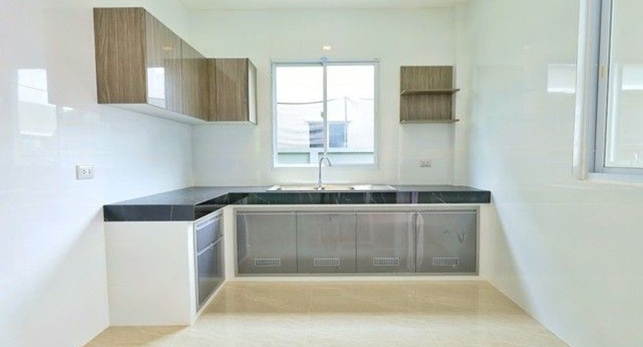For sale 4 bedrooms house in Bang Kruai, Nonthaburi