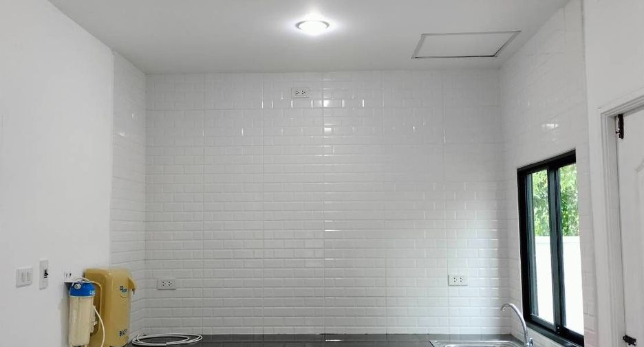 For sale 6 bedrooms townhouse in Hang Dong, Chiang Mai