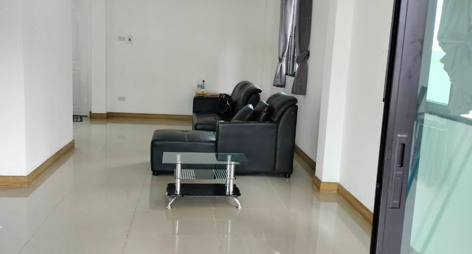 For sale 6 bedrooms townhouse in Hang Dong, Chiang Mai