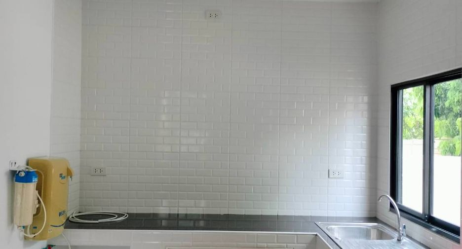 For sale 6 bedrooms townhouse in Hang Dong, Chiang Mai