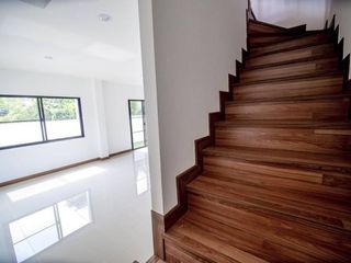 Casa adosada en venta de 6 habitaciones en Hang Dong, Chiang Mai