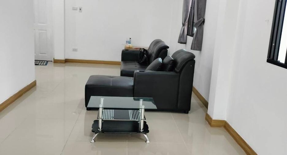 For sale 6 bedrooms townhouse in Hang Dong, Chiang Mai