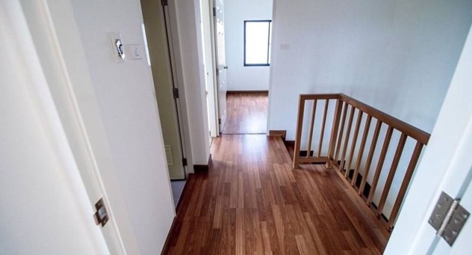 For sale 6 bedrooms townhouse in Hang Dong, Chiang Mai