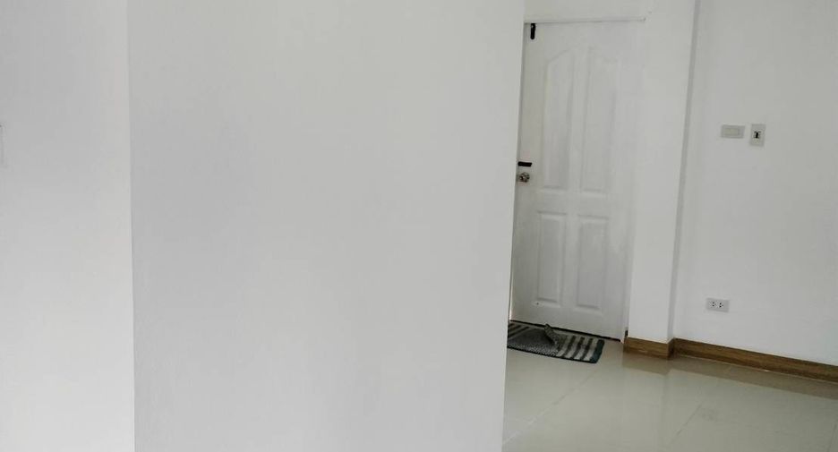 For sale 6 bedrooms townhouse in Hang Dong, Chiang Mai