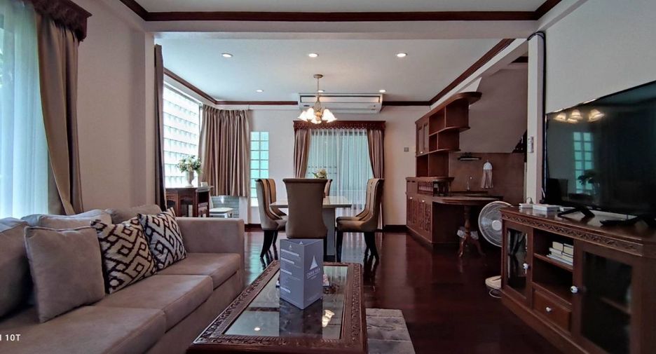 À louer 3 chambres maison à Sathon, Bangkok