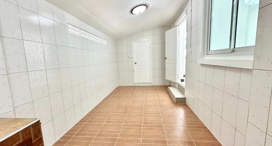 For sale 3 bedrooms house in Bang Lamung, Chonburi