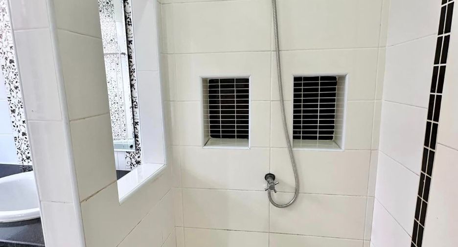 For sale 3 bedrooms house in Bang Lamung, Chonburi