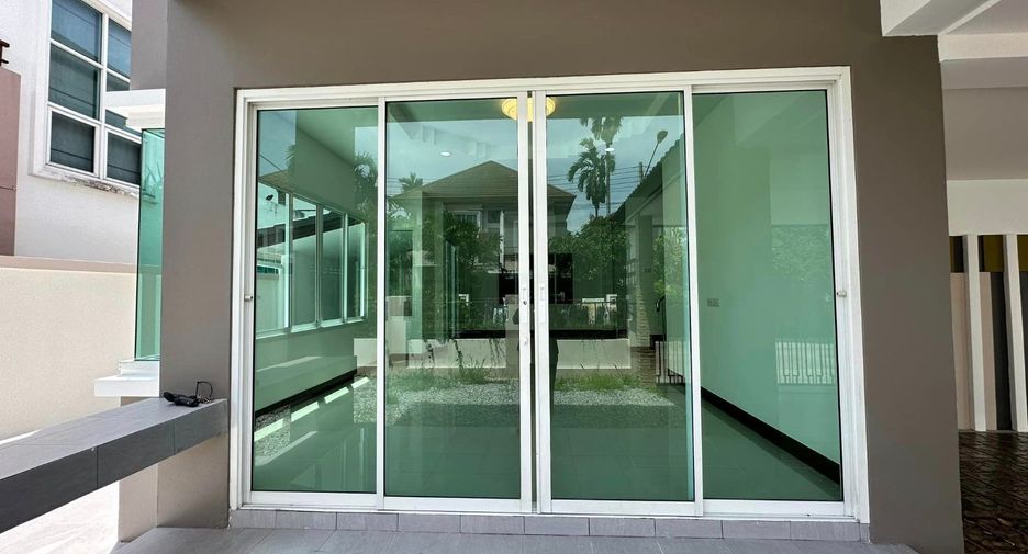 For sale 3 bedrooms house in Bang Lamung, Chonburi