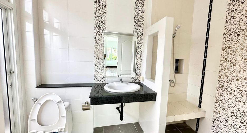 For sale 3 bedrooms house in Bang Lamung, Chonburi