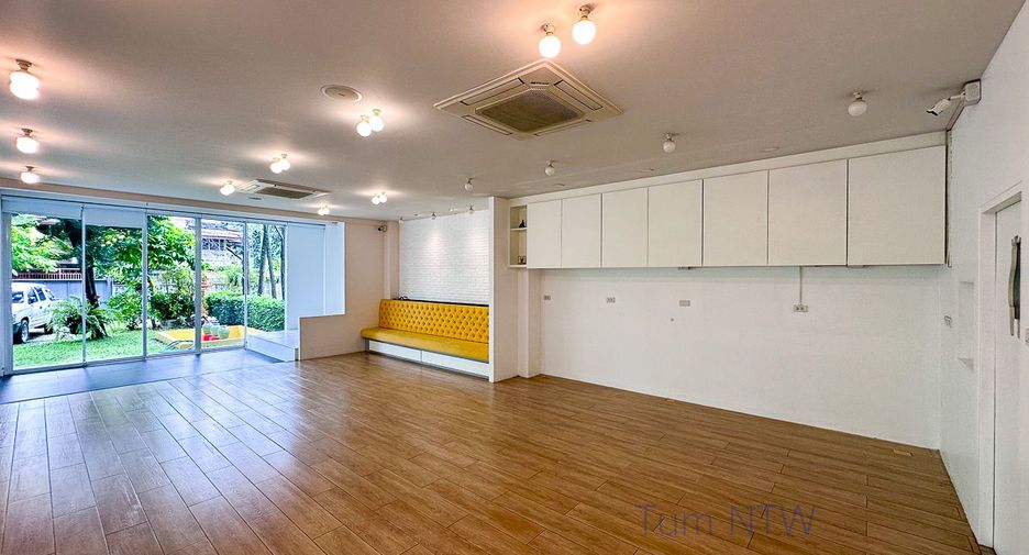 For rent retail Space in Mueang Chiang Mai, Chiang Mai