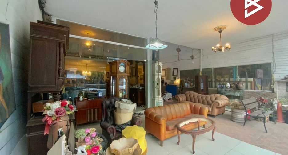 For sale 4 bed retail Space in Sai Mai, Bangkok