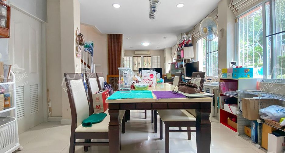 For sale 3 bedrooms house in Mueang Nonthaburi, Nonthaburi