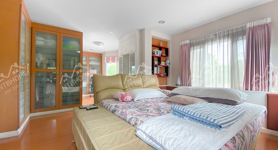 For sale 3 bedrooms house in Mueang Nonthaburi, Nonthaburi