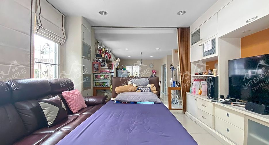 For sale 3 bedrooms house in Mueang Nonthaburi, Nonthaburi