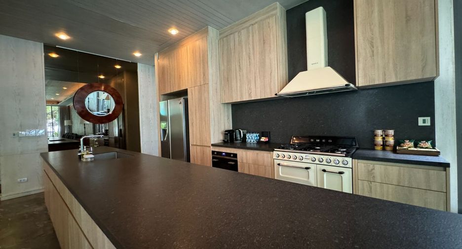 For sale 5 bed villa in Takua Thung, Phang Nga