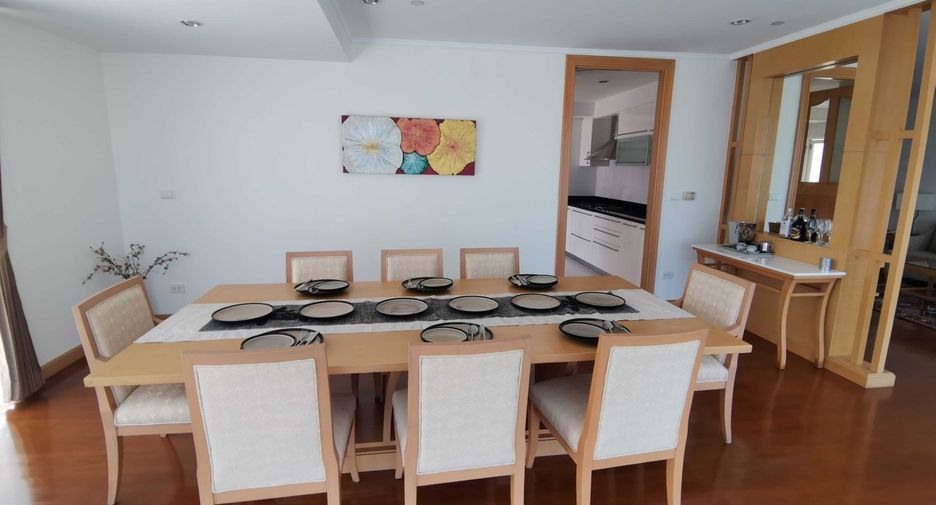 Apartamento en alquiler de 3 habitaciones en Khlong Toei, Bangkok