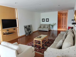 Apartamento en alquiler de 3 habitaciones en Khlong Toei, Bangkok