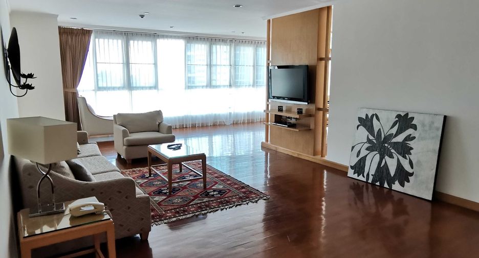Apartamento en alquiler de 3 habitaciones en Khlong Toei, Bangkok