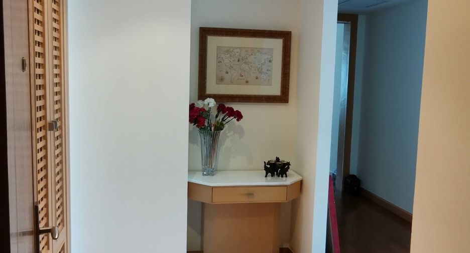 Apartamento en alquiler de 3 habitaciones en Khlong Toei, Bangkok