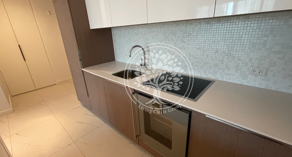 For rent and for sale 1 bed condo in Pathum Wan, Bangkok