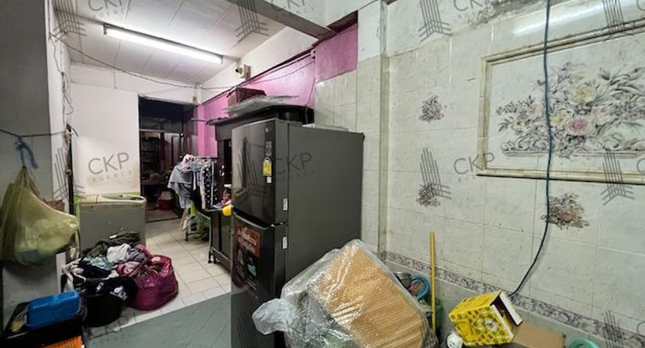 For sale 4 bedrooms townhouse in Thung Khru, Bangkok