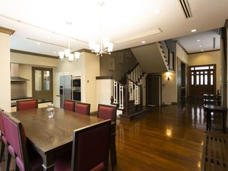 For rent 4 bedrooms house in Watthana, Bangkok