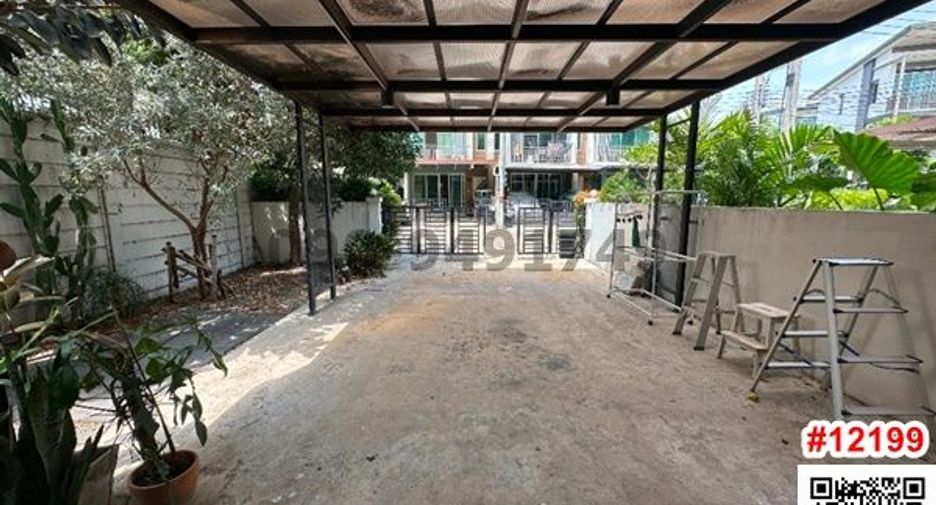 Reihenhaus zur Miete mit 3 Zimmer in Bang Khun Thian, Bangkok