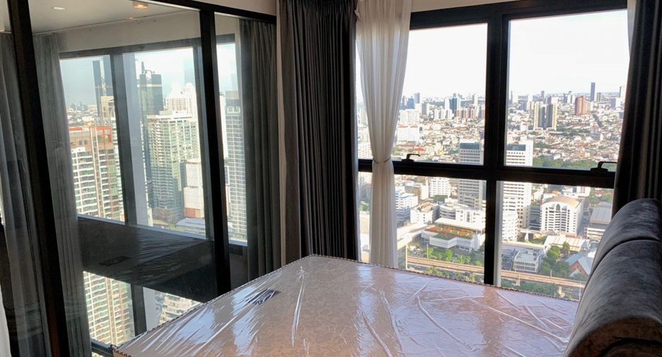 For rent 2 bedrooms condo in Sathon, Bangkok