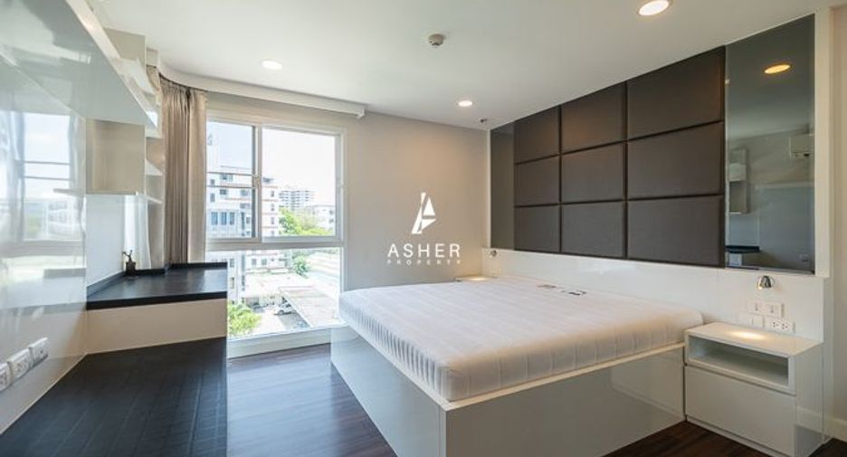 À louer 3 chambres condo à Khlong Toei, Bangkok