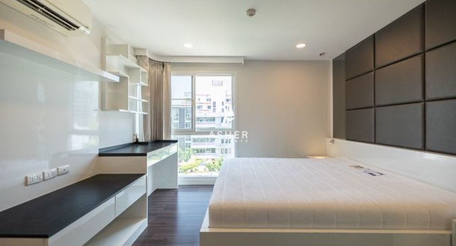À louer 3 chambres condo à Khlong Toei, Bangkok