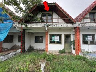 Casa adosada en venta de 2 habitaciones en Tha Yang, Phetchaburi