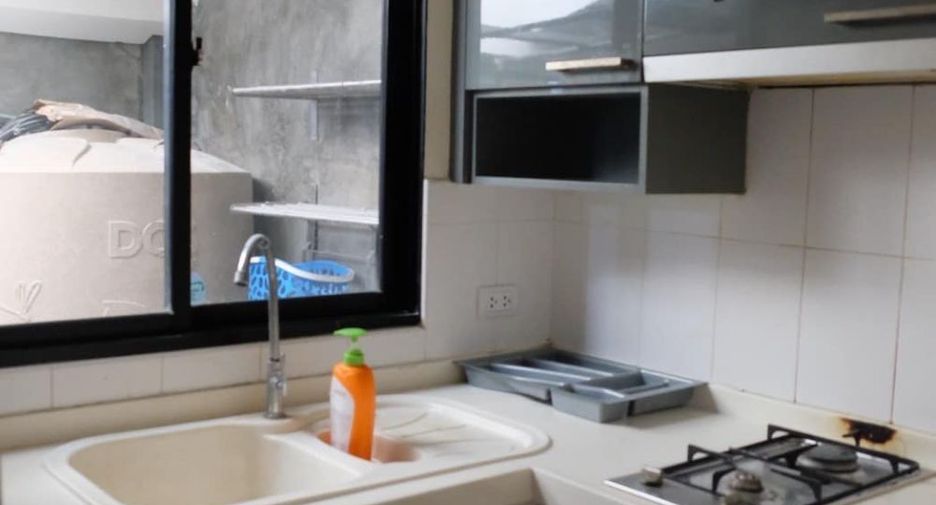 For sale 3 bedrooms townhouse in Bang Kapi, Bangkok