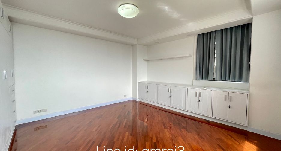 Wohnung zur Miete mit 3 Zimmer in Khlong Toei, Bangkok