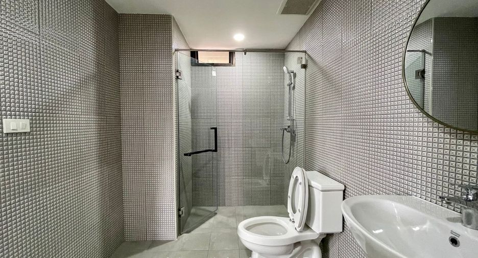 Wohnung zur Miete mit 3 Zimmer in Khlong Toei, Bangkok