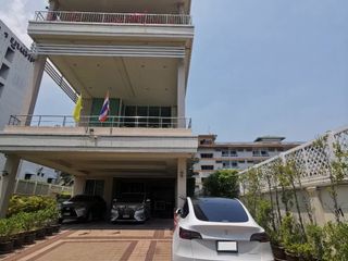 出售 4 卧室 独立屋 在 Watthana, 曼谷